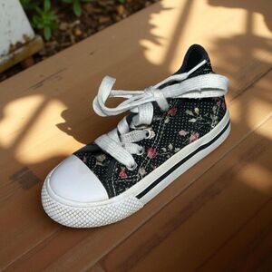 Toddler Canvas Kid Gets Flower High Tops Size 8